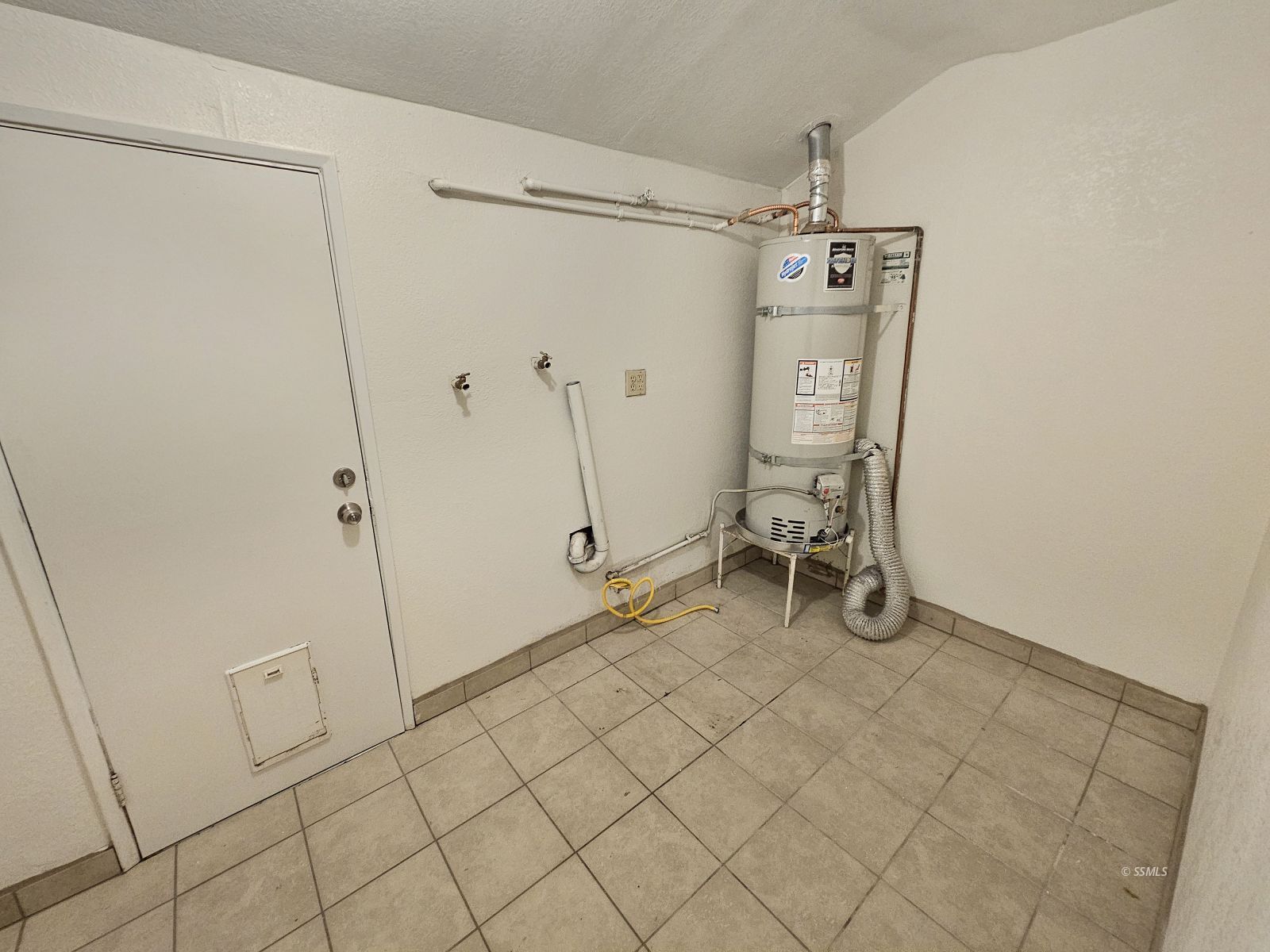 225 North Warner Street Ridgecrest, CA 93555 - Photo 12 of 12