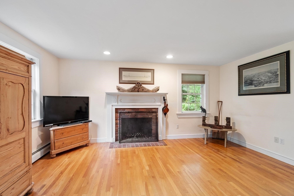 165 Old Stow Road Concord, MA 01742 - Photo 8 of 27