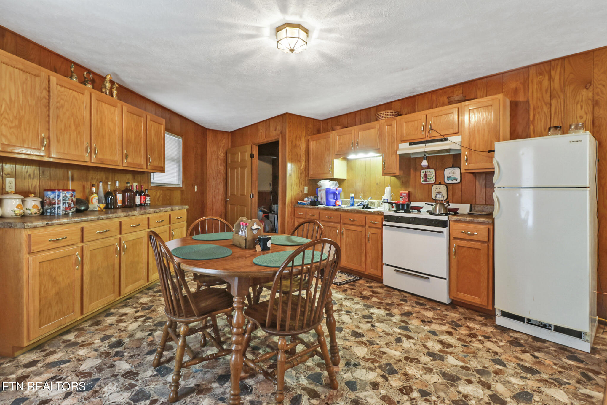 1017 Hinch Mountain Road Crossville, TN 38555 - Photo 26 of 47 if1a0906-if1a0910