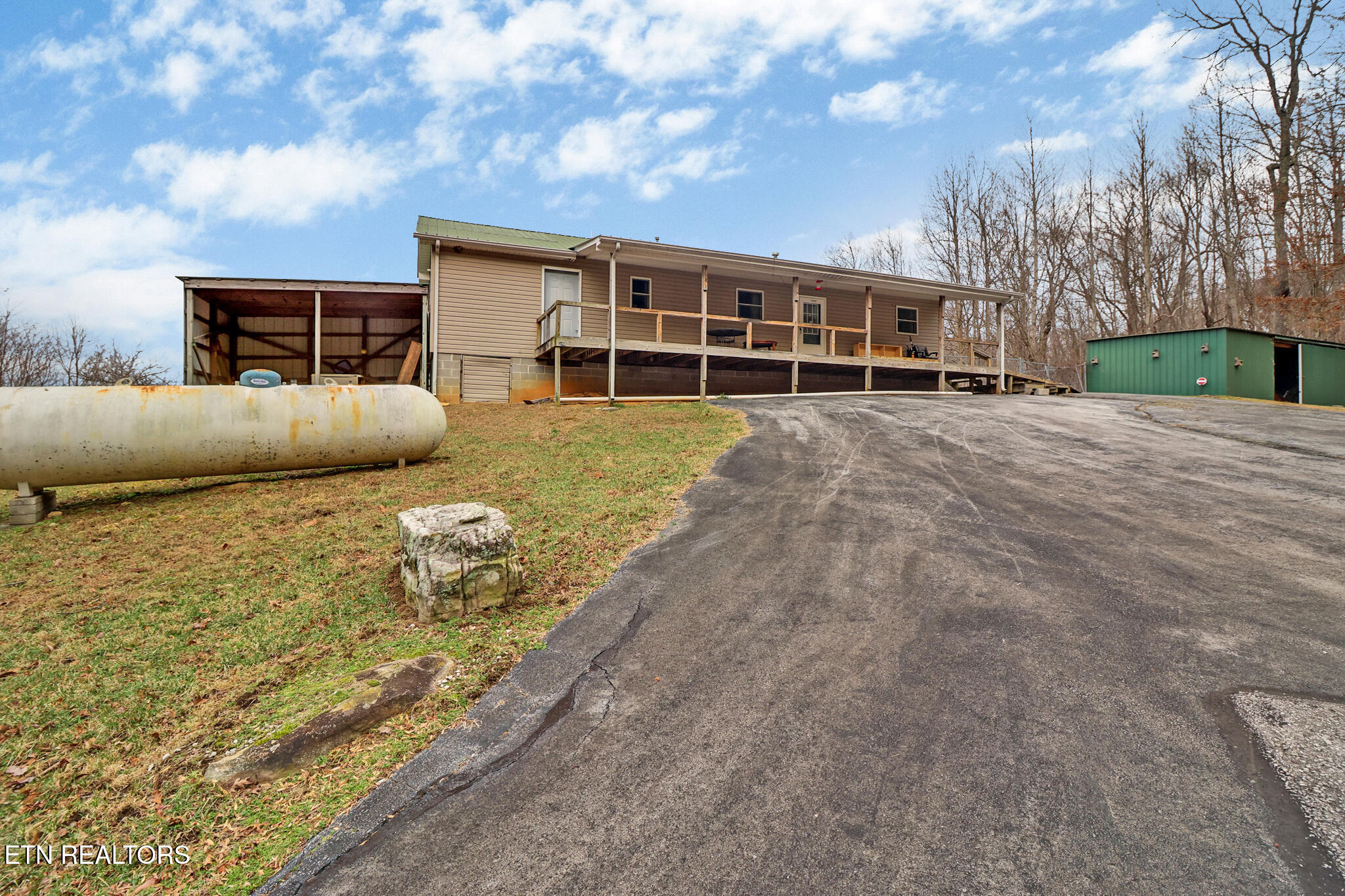 1017 Hinch Mountain Road Crossville, TN 38555 - Photo 36 of 47 if1a0951-if1a0955