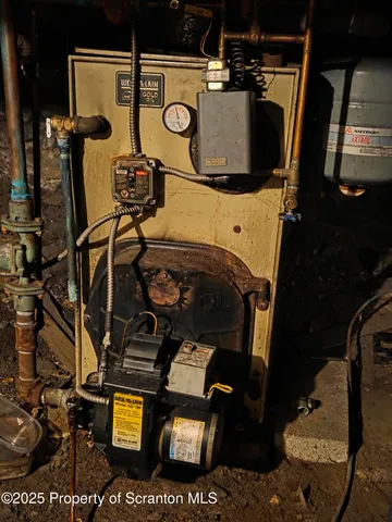 a view of utility room