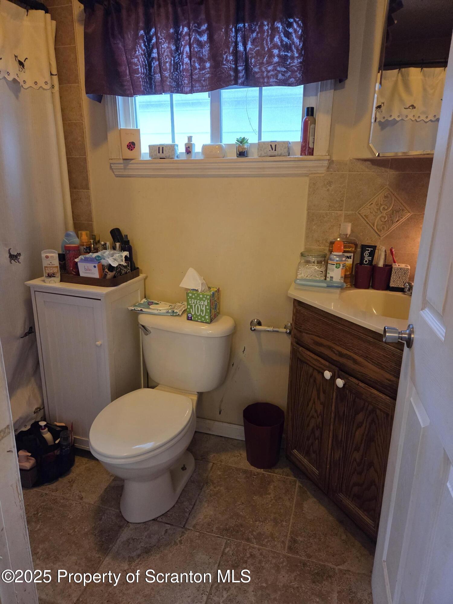 136 Tompkins Street Pittston, PA 18640 - Photo 7 of 12 Full Bathroom