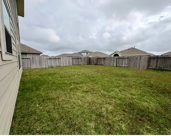 $2,250 | 101 Cullen Street, Angleton, TX 77515