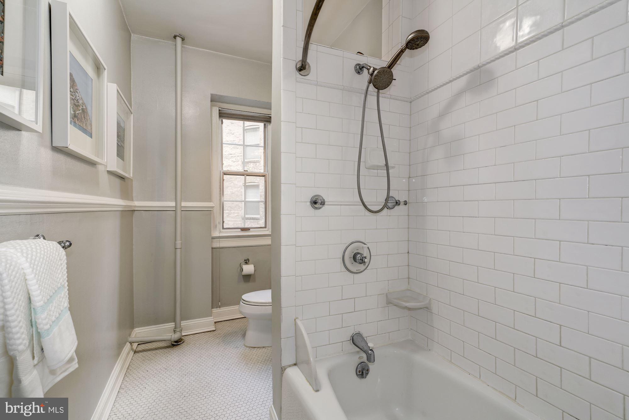 2227 20th Street Northwest, Unit 203 Washington, DC 20009 - Photo 13 of 19 Full bathroom