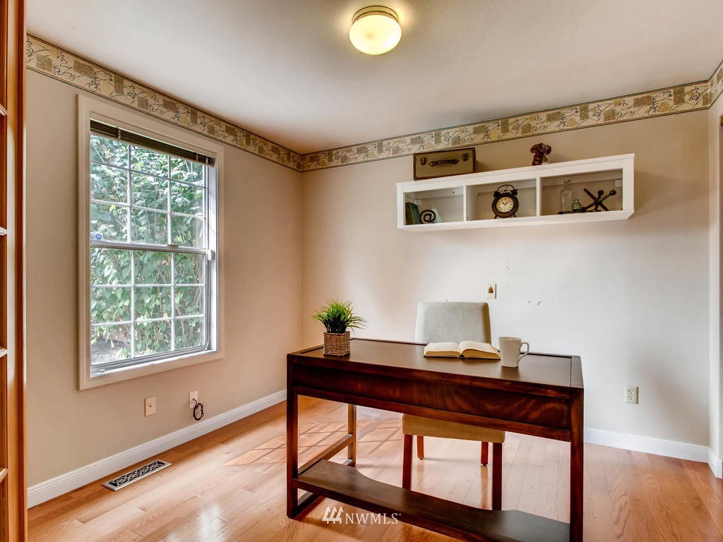 8827 Northeast 180th Street Bothell, WA 98011 - Photo 17 of 25 Gallery Image 17