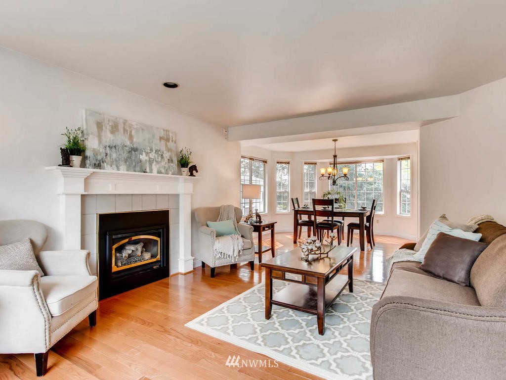 8827 Northeast 180th Street Bothell, WA 98011 - Photo 4 of 25 Gallery Image 4