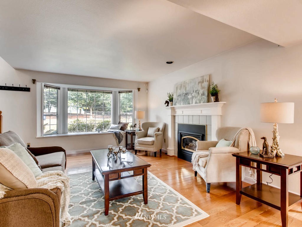8827 Northeast 180th Street Bothell, WA 98011 - Photo 6 of 25 Gallery Image 6