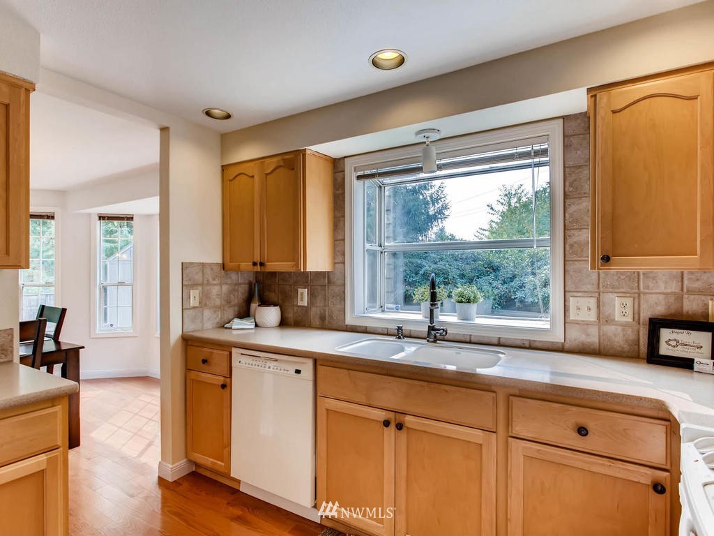 8827 Northeast 180th Street Bothell, WA 98011 - Photo 10 of 25 Gallery Image 10
