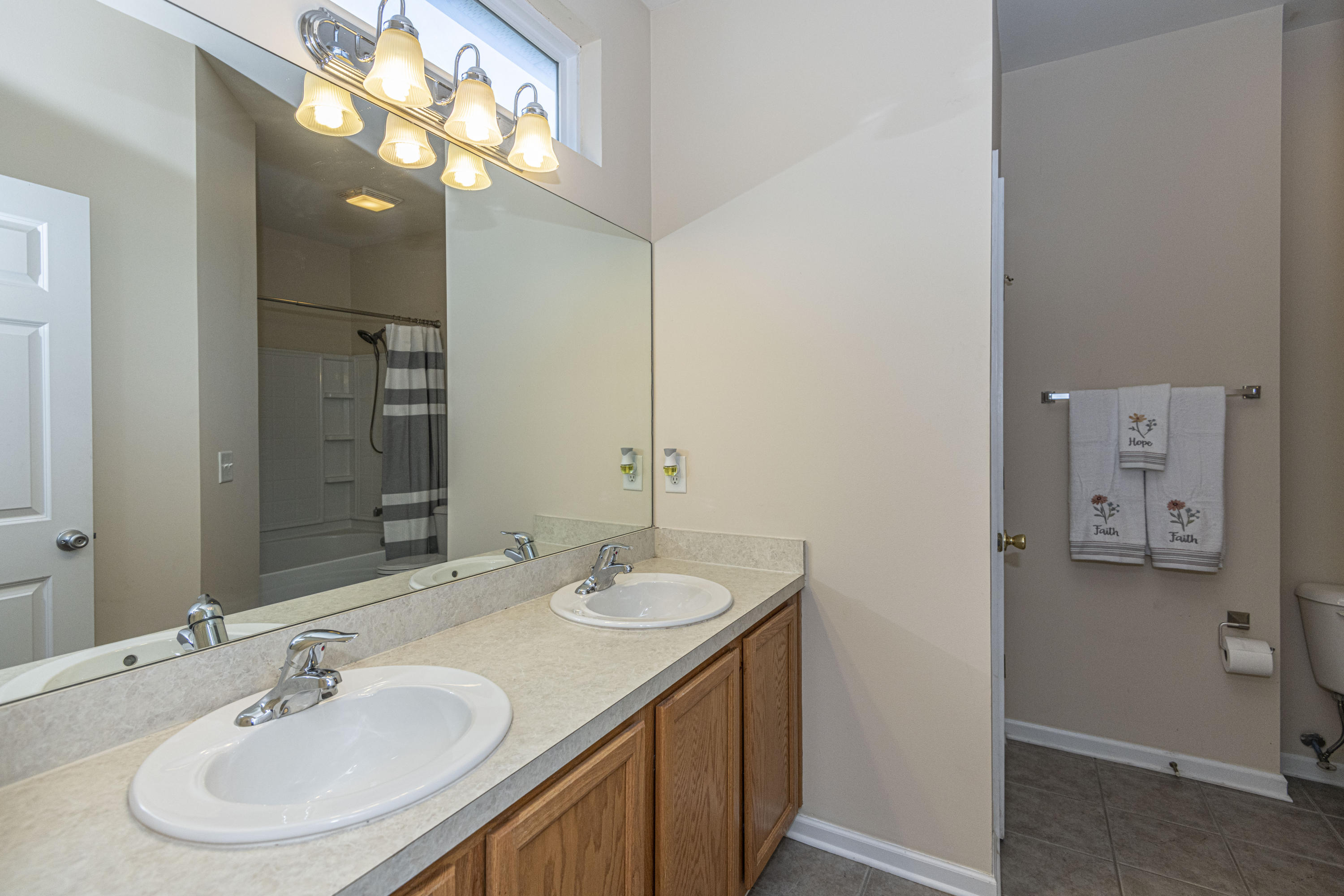 254 Westbrooke Road Summerville, SC 29486 - Photo 23 of 30 Master Bath