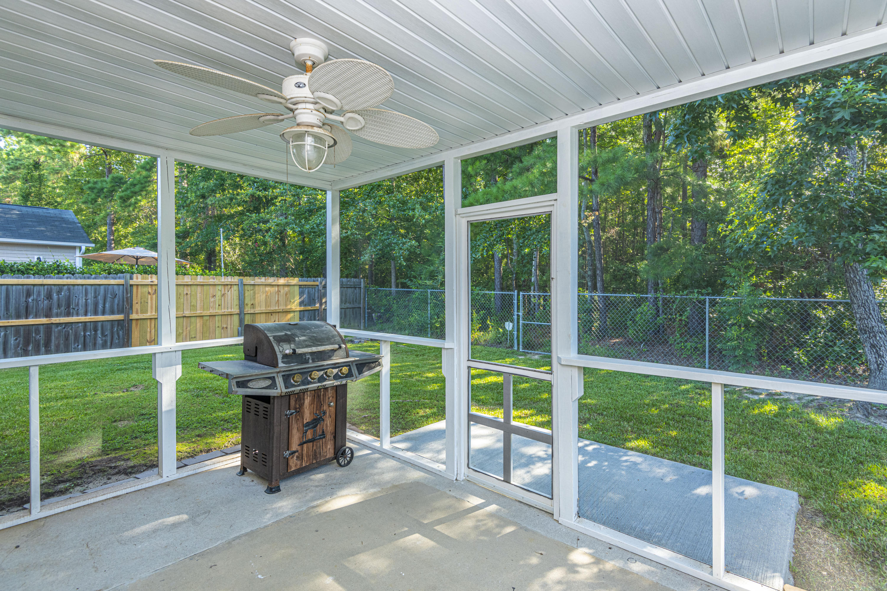 254 Westbrooke Road Summerville, SC 29486 - Photo 25 of 30 Back Patio