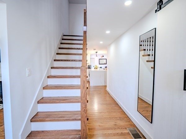 38 North Main Street Middleton, MA 01949 - Photo 4 of 37