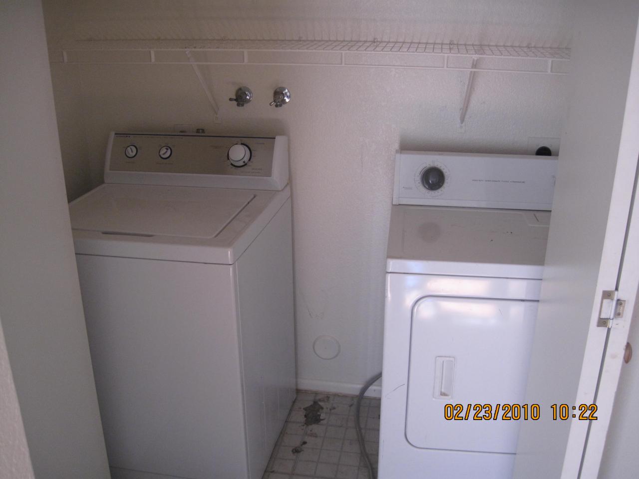 4432 East Vineyard Road Phoenix, AZ 85042 - Photo 8 of 10 laundry with W and D
