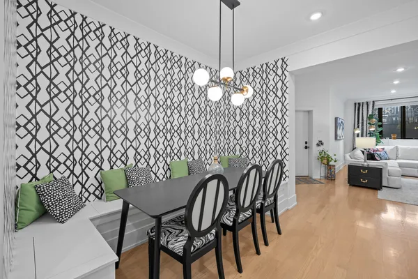 $950,000 | 2759 West Lawrence Avenue, Unit 1W, Chicago, IL 60625