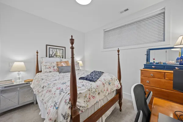 $950,000 | 2759 West Lawrence Avenue, Unit 1W, Chicago, IL 60625