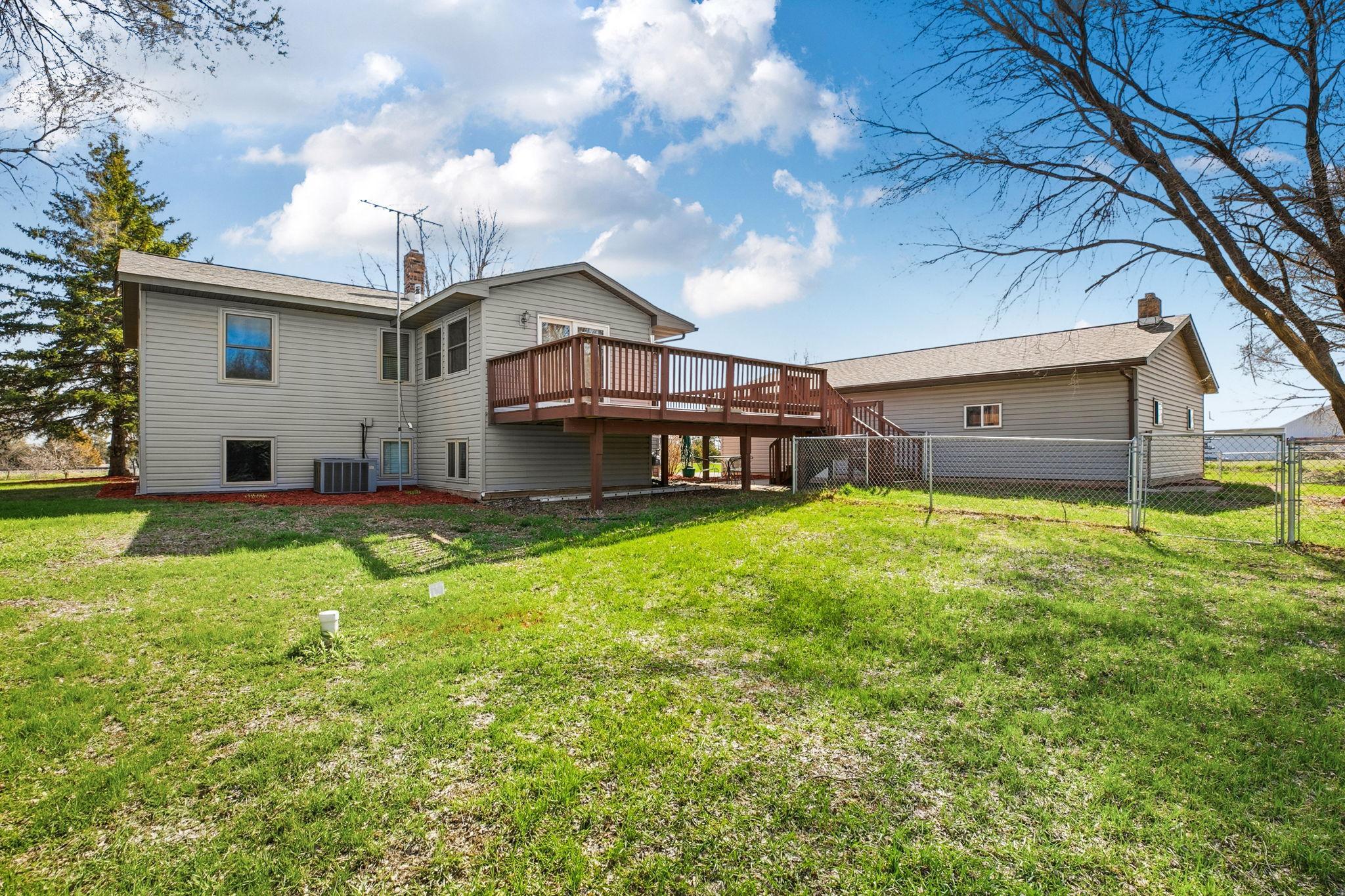 7481 State Street Clear Lake, MN 55319 - Photo 13 of 27