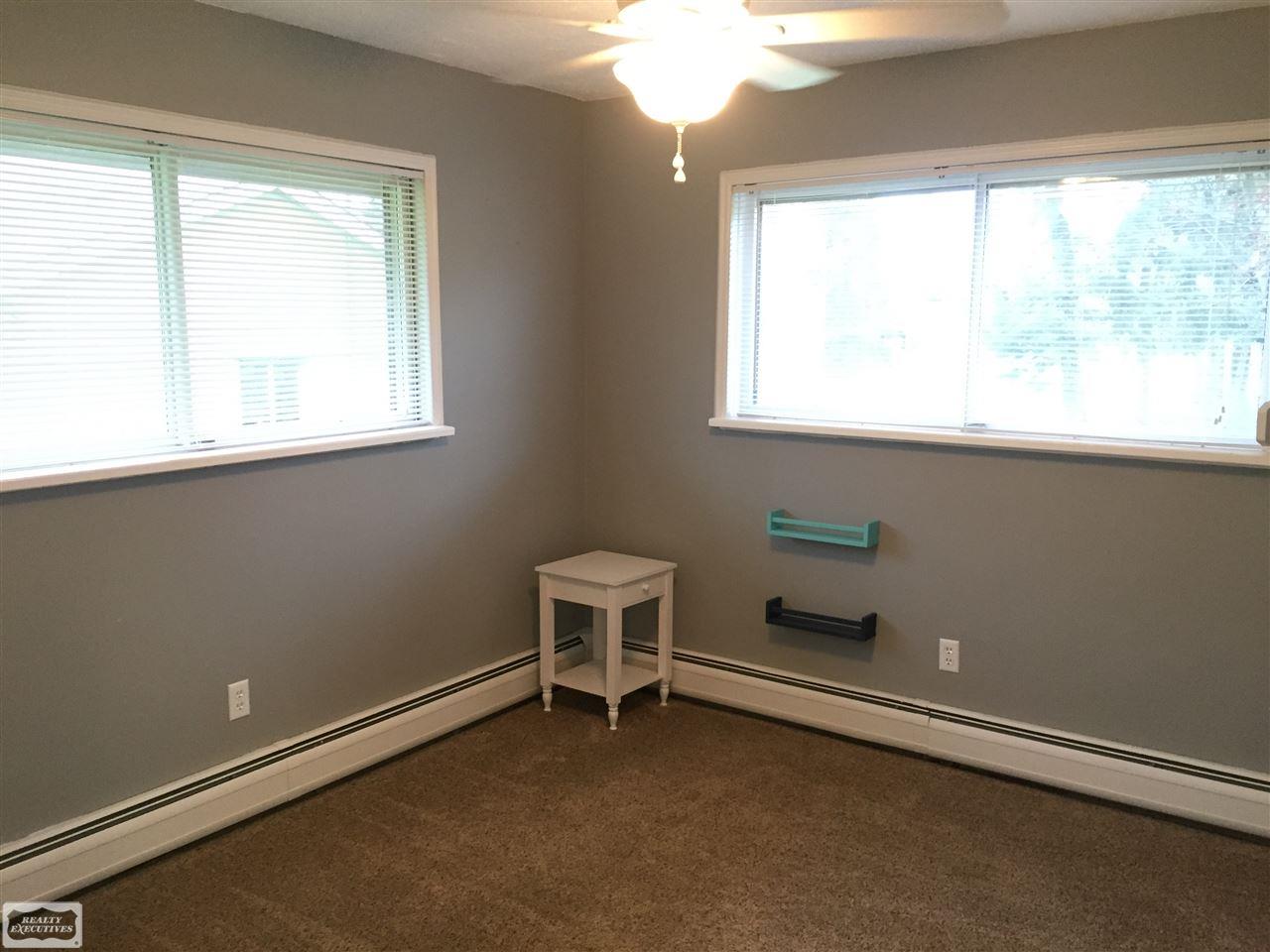 49212 Fairchild Road Macomb, MI 48042 - Photo 22 of 30 31318472-21.JPG