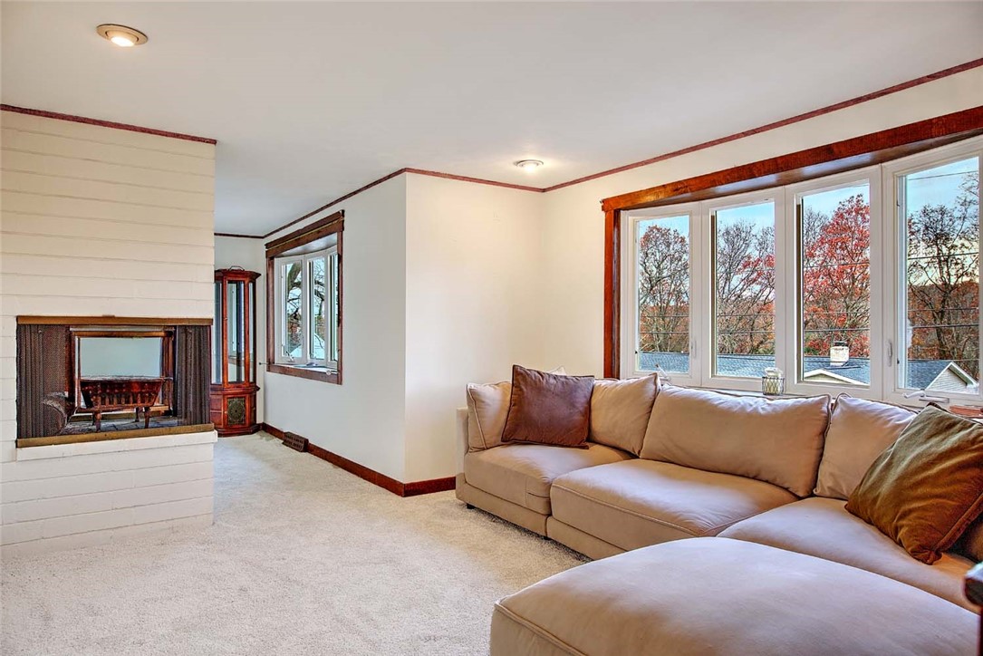 64 Peacedale Road Cumberland, RI 02864 - Photo 11 of 43