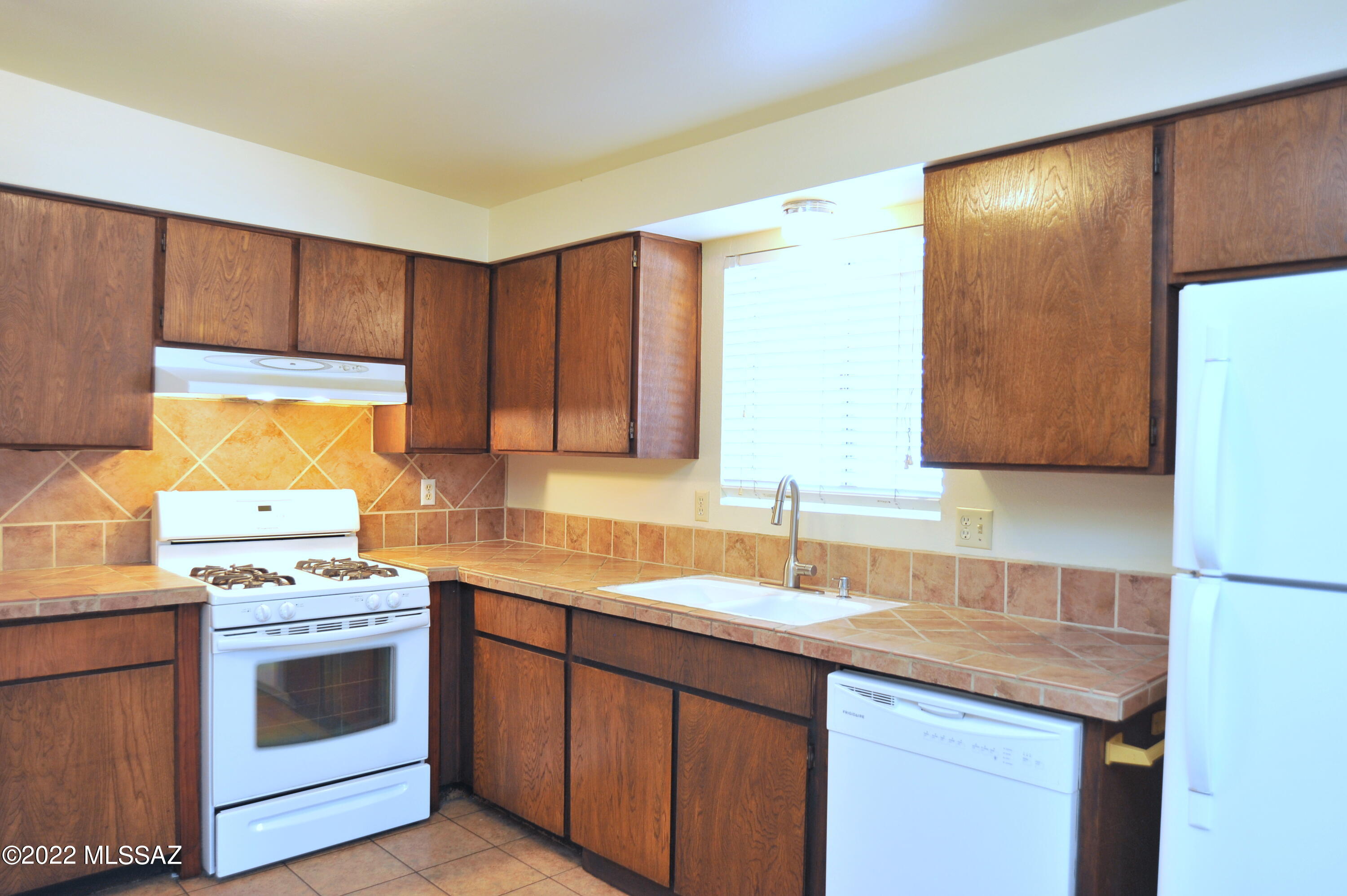 1620 West Delaware Street Tucson, AZ 85745 - Photo 1 of 46