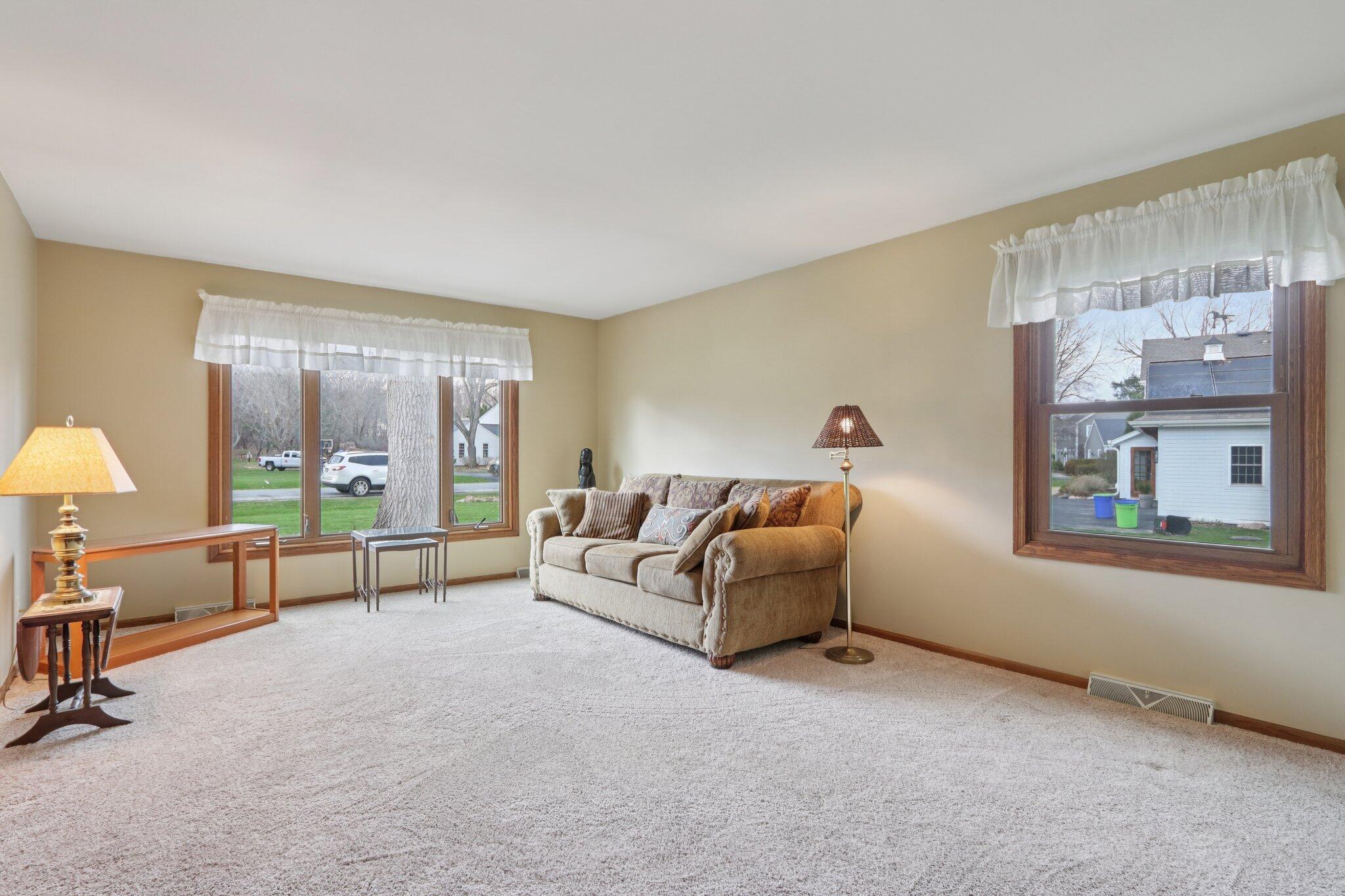 N61W29595 South Woodfield Road Merton, WI 53029 - Photo 15 of 44 Bright