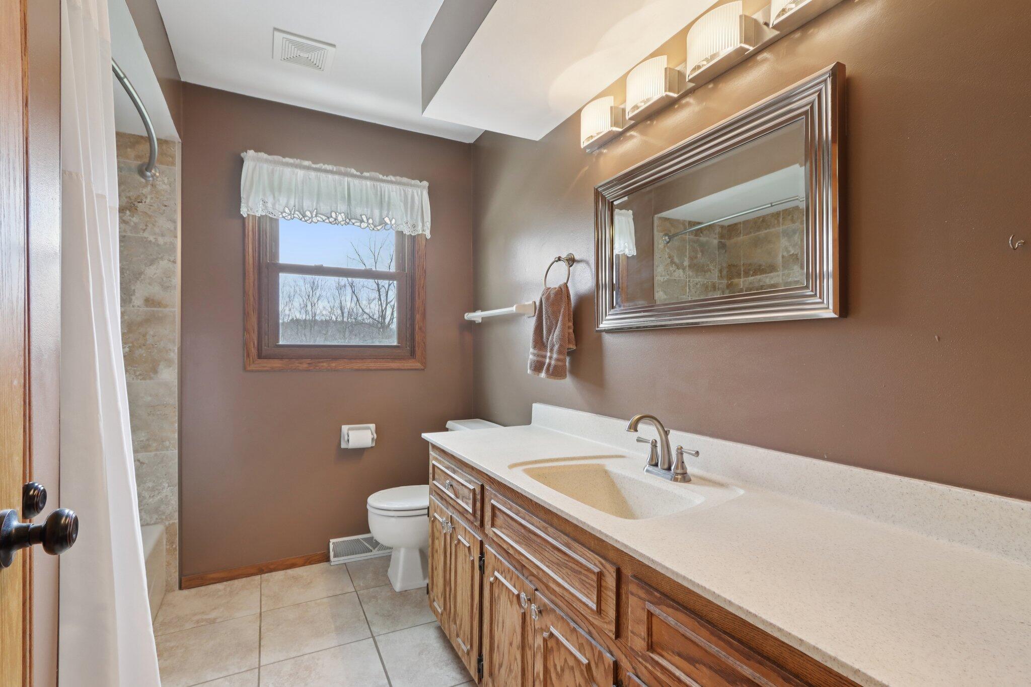 N61W29595 South Woodfield Road Merton, WI 53029 - Photo 29 of 44 Bath