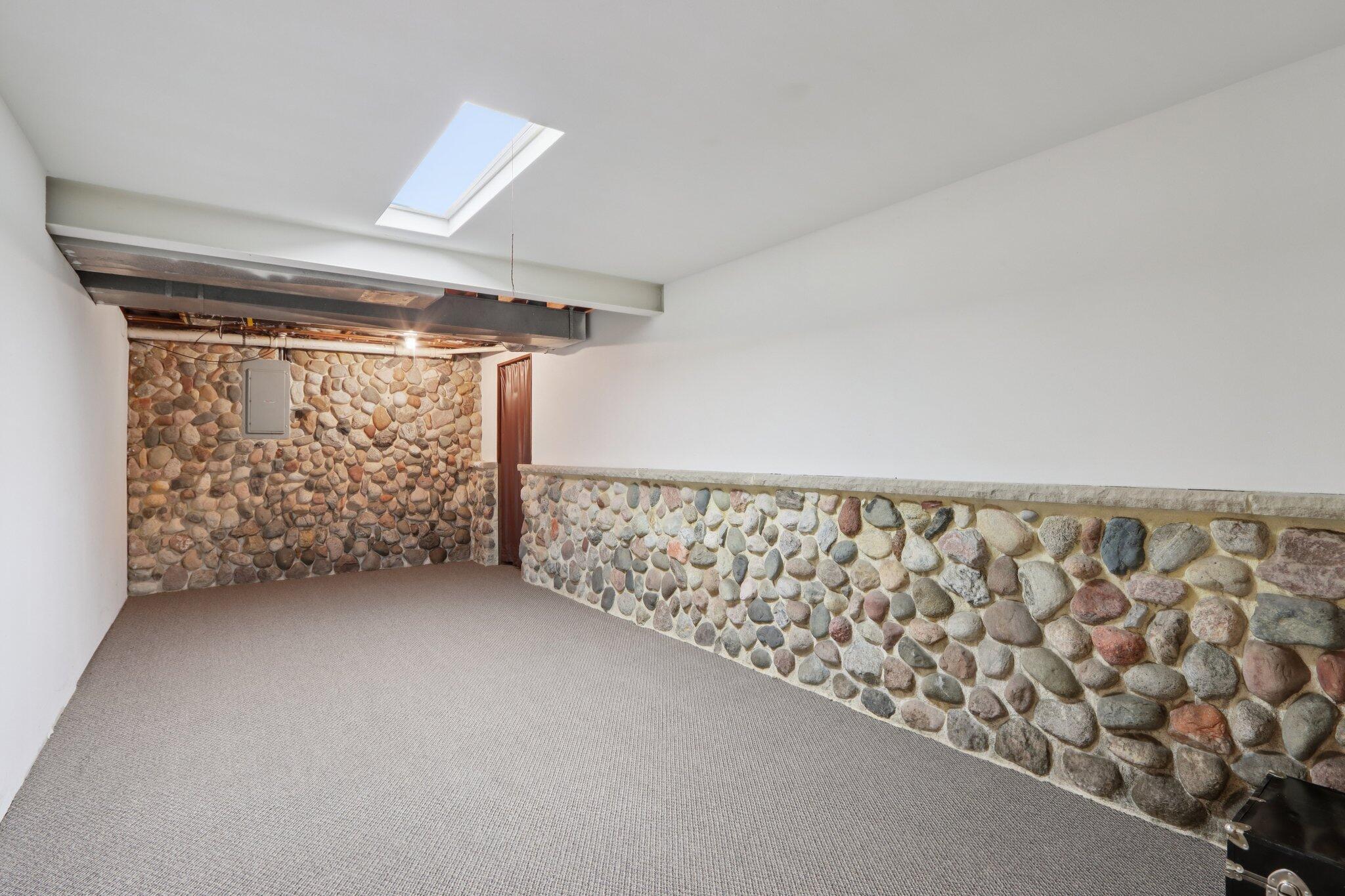 N61W29595 South Woodfield Road Merton, WI 53029 - Photo 31 of 44 Make it your own.