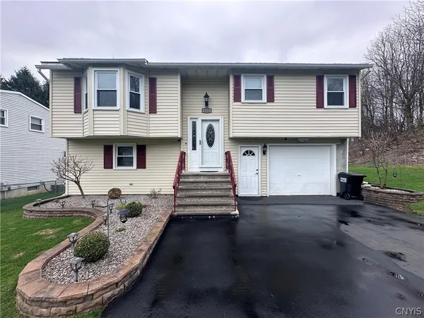 $289,000 | 131 Marly Drive, Onondaga, NY 13219