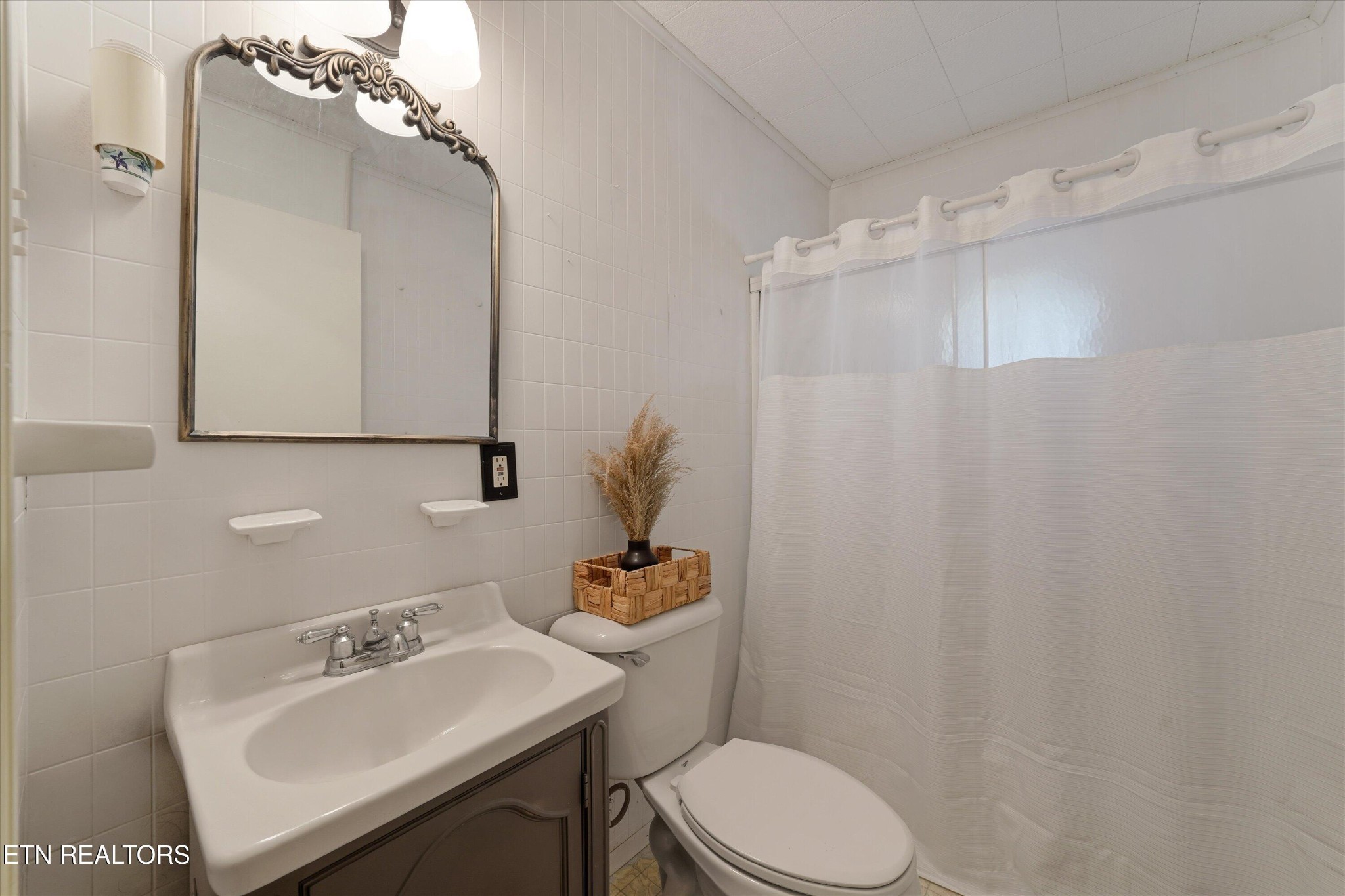 3322 Cunningham Road Knoxville, TN 37918 - Photo 13 of 31 Gallery Image 13