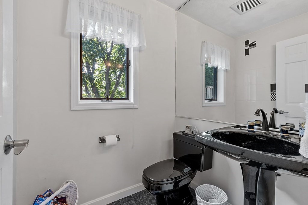 86 Ellsworth Road Peabody, MA 01960 - Photo 22 of 42 Gallery Image 22