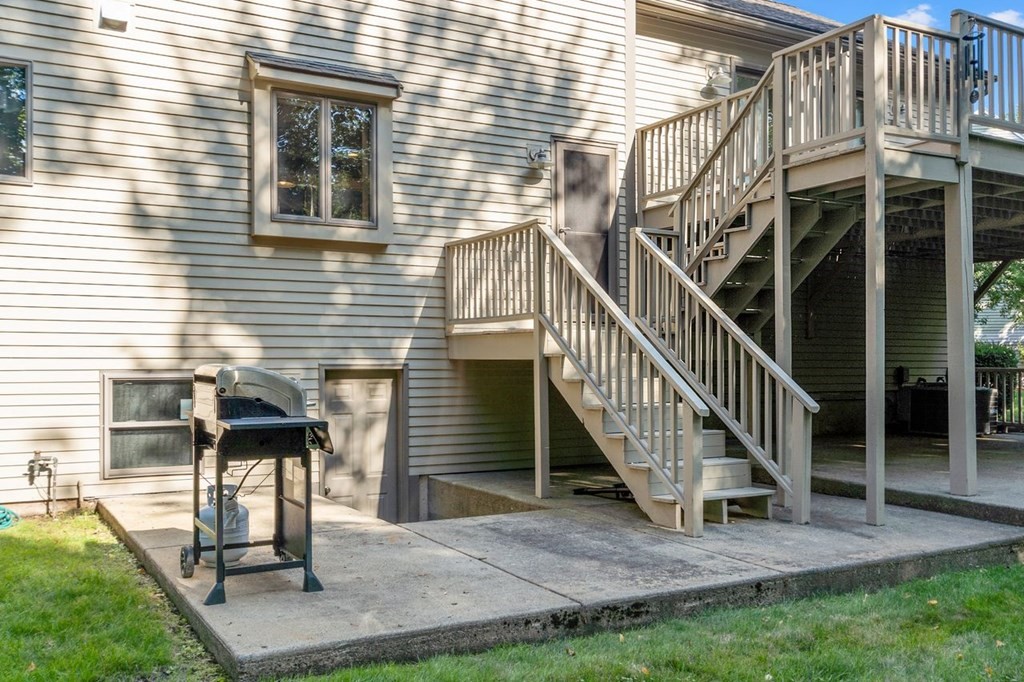 86 Ellsworth Road Peabody, MA 01960 - Photo 8 of 42 Gallery Image 8
