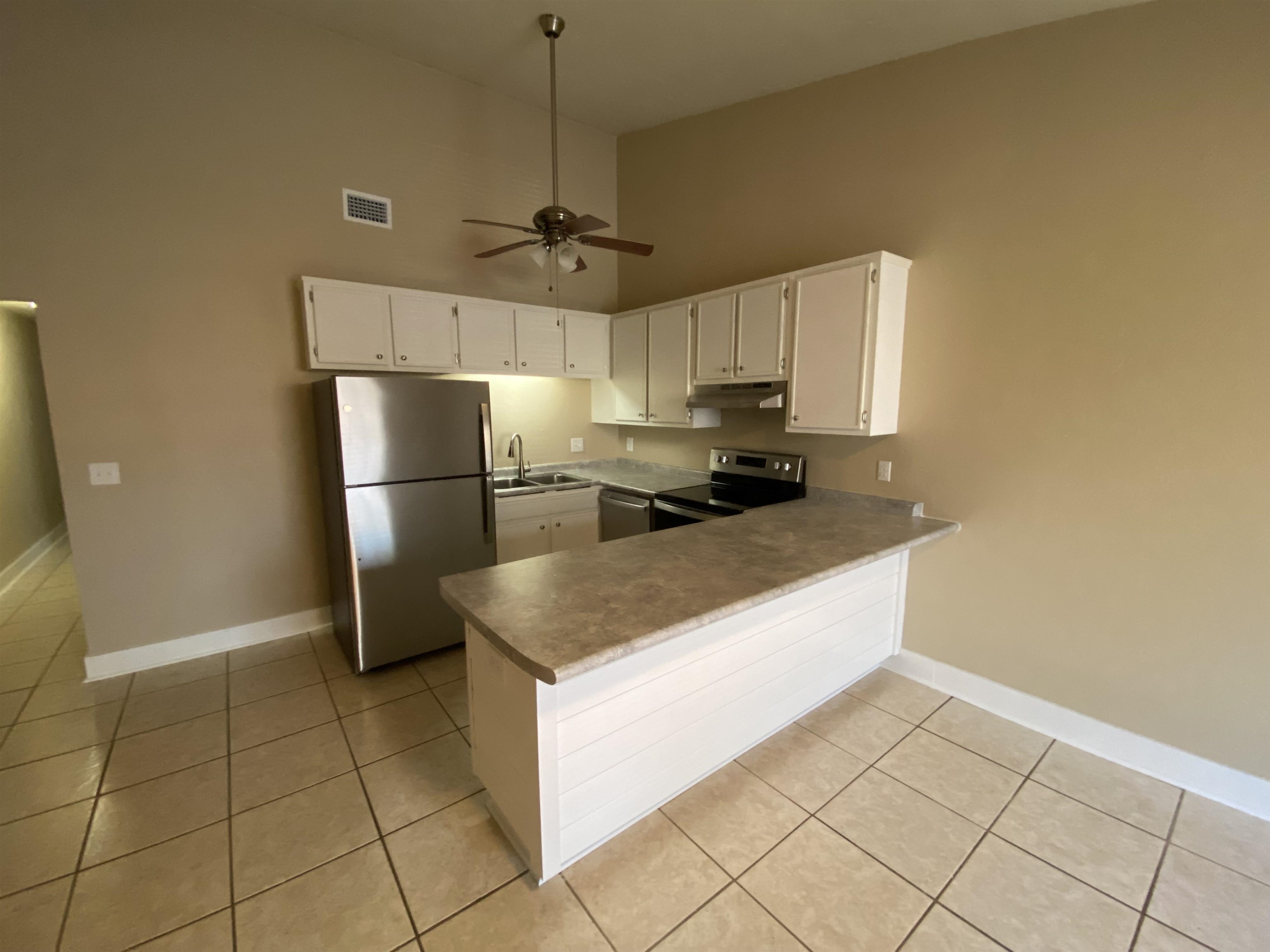 1184 High Road Tallahassee, FL 32304 - Photo 3 of 10
