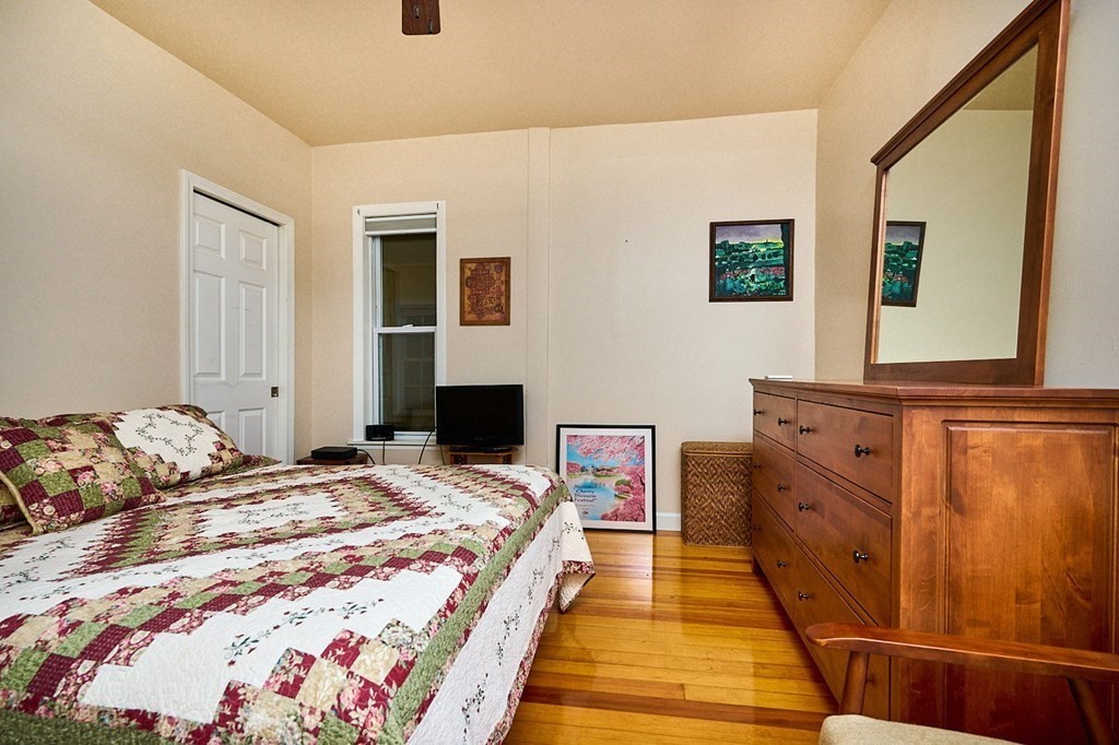 17 Trumbull Road, Unit 1R Northampton, MA 01060 - Photo 8 of 13 Gallery Image 8