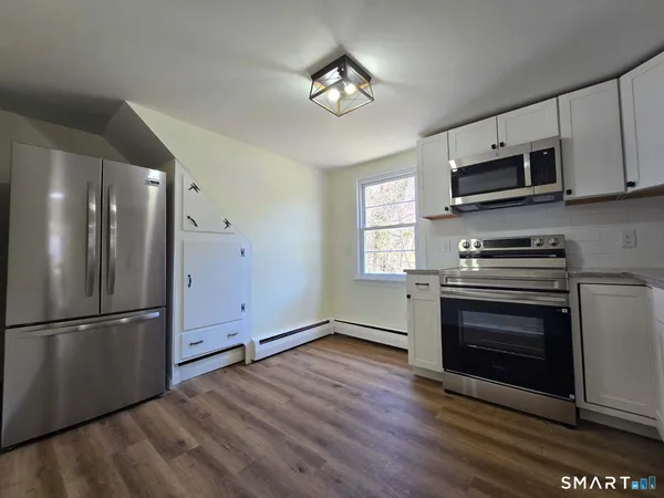 $499,900 | 140 Willow Street, Cheshire, CT 06410