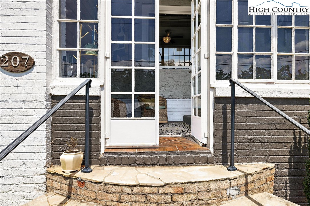 207 Orchard Street Boone, NC 28607 - Photo 5 of 49 Gallery Image 5