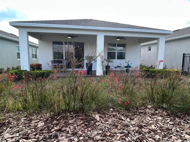 a front view of house with yard
