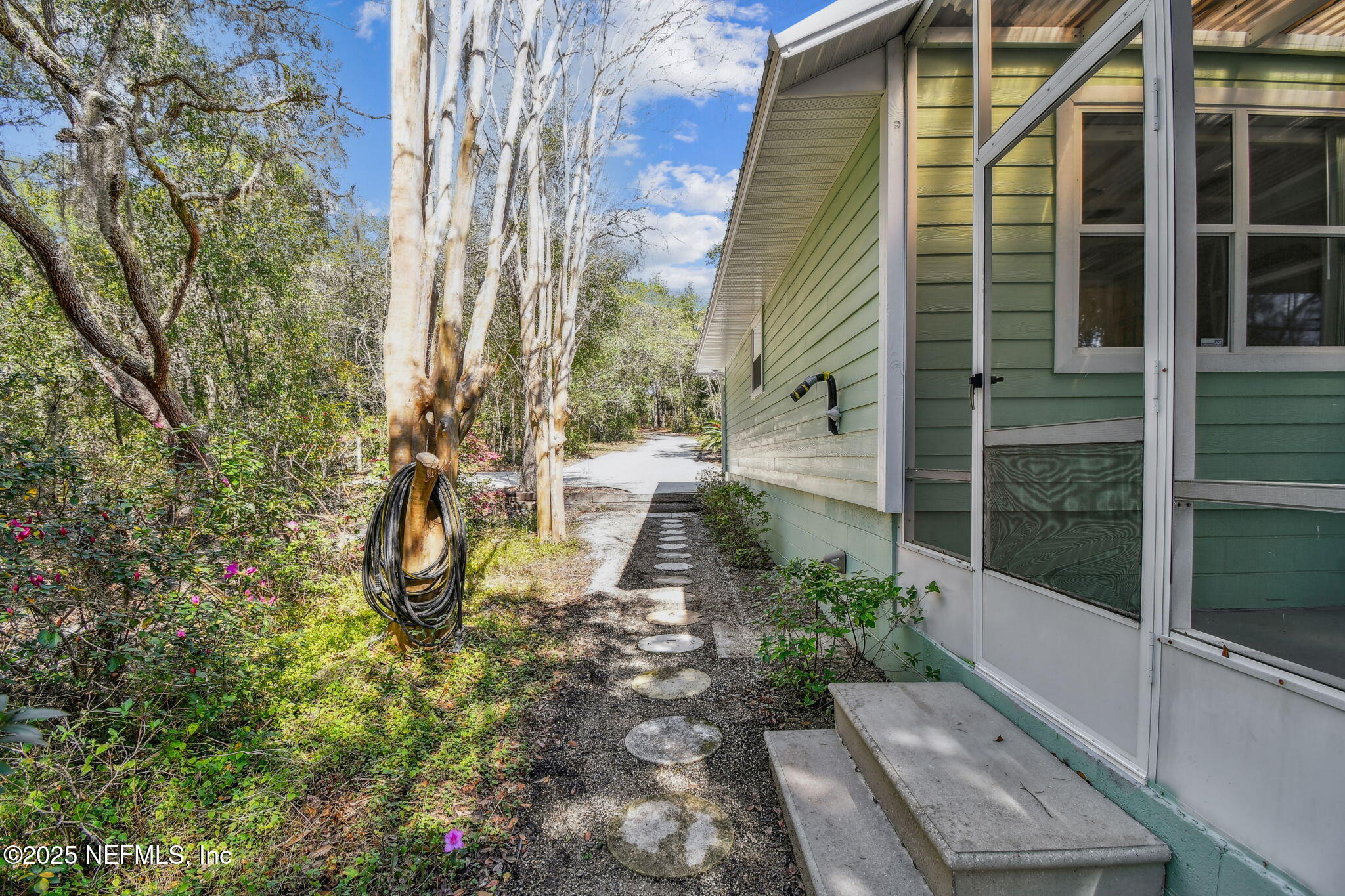 117 Gator Trail Melrose, FL 32666 - Photo 62 of 67 a view of a pathway of a house