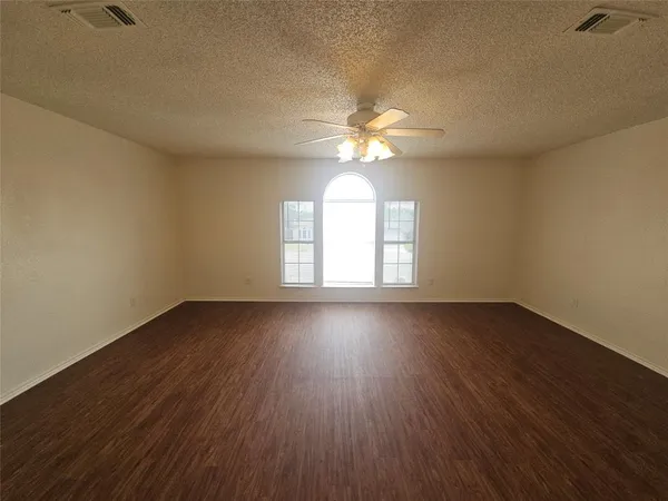 $2,000 | 9100 Cranwell Court, Fort Worth, TX 76134