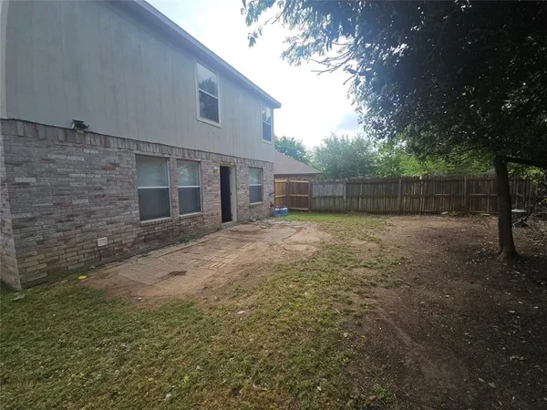 $2,000 | 9100 Cranwell Court, Fort Worth, TX 76134