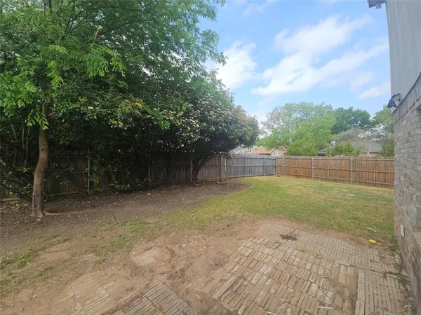 $2,000 | 9100 Cranwell Court, Fort Worth, TX 76134