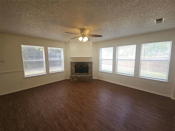 $2,000 | 9100 Cranwell Court, Fort Worth, TX 76134