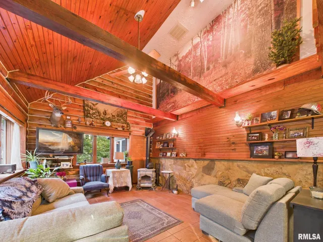 $575,000 | 14138 Boy Scout Trail, Petersburg, IL 62675