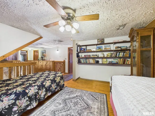 $575,000 | 14138 Boy Scout Trail, Petersburg, IL 62675