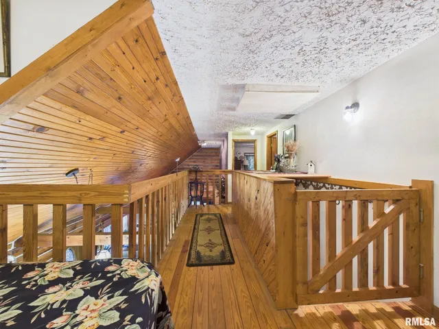 $575,000 | 14138 Boy Scout Trail, Petersburg, IL 62675