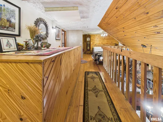 $575,000 | 14138 Boy Scout Trail, Petersburg, IL 62675