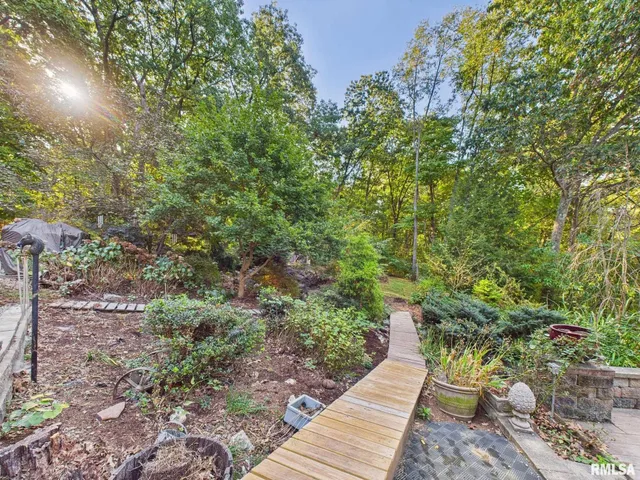 $575,000 | 14138 Boy Scout Trail, Petersburg, IL 62675