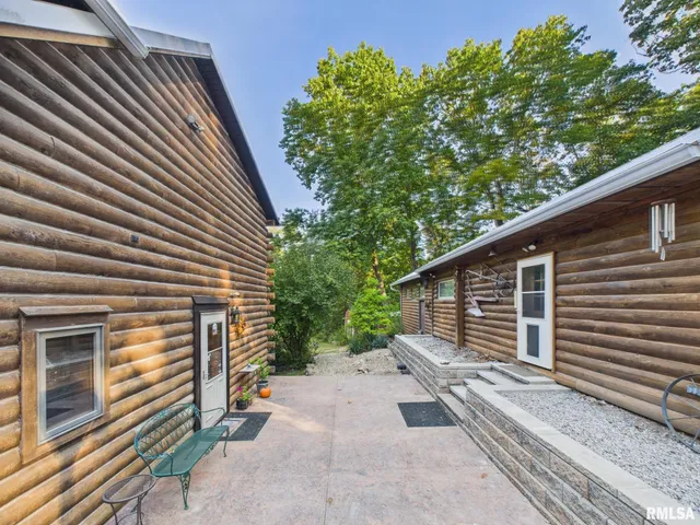 $575,000 | 14138 Boy Scout Trail, Petersburg, IL 62675