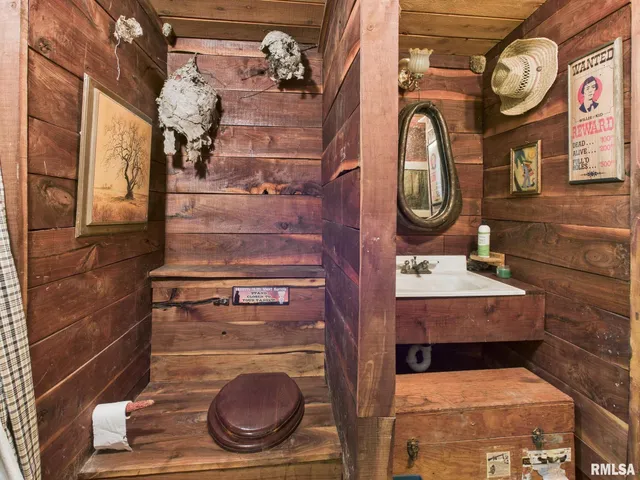 $575,000 | 14138 Boy Scout Trail, Petersburg, IL 62675