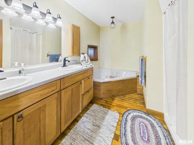 $575,000 | 14138 Boy Scout Trail, Petersburg, IL 62675