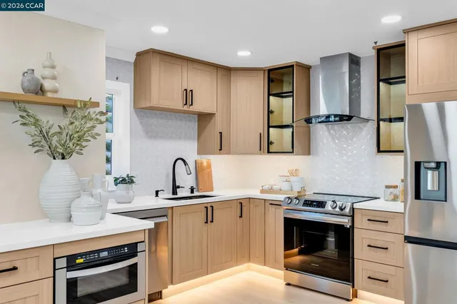 $829,000 | 2825-2825 Ptarmigan Drive, Unit 3, Walnut Creek, CA 94595