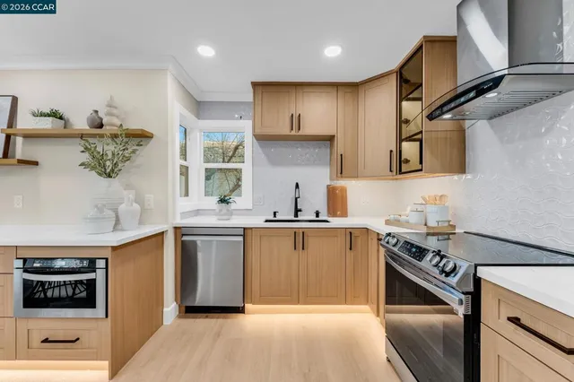 $829,000 | 2825-2825 Ptarmigan Drive, Unit 3, Walnut Creek, CA 94595