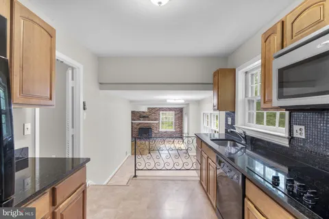 $900,000 | 1585 Kimblewick Road, Potomac, MD 20854